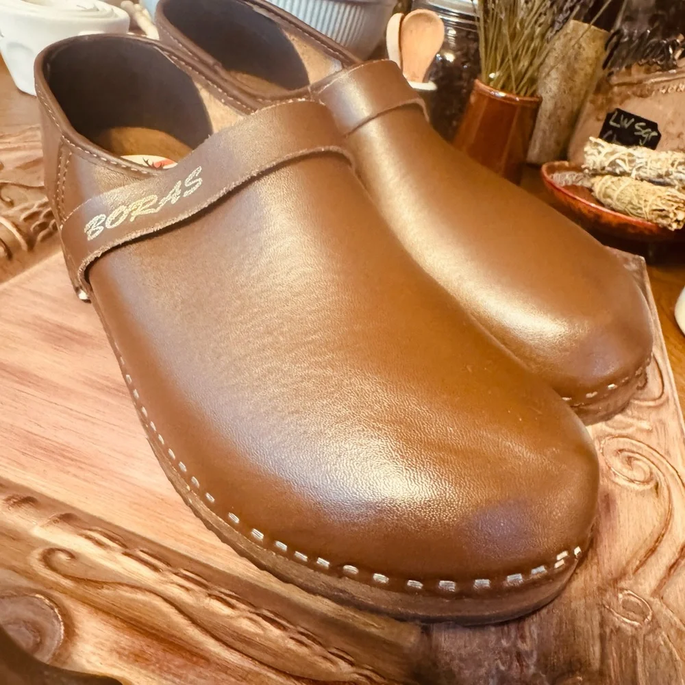 Boras Swedish size 45 Handmade Brown Leather Clogs with wood bottom - Picture 3 of 10